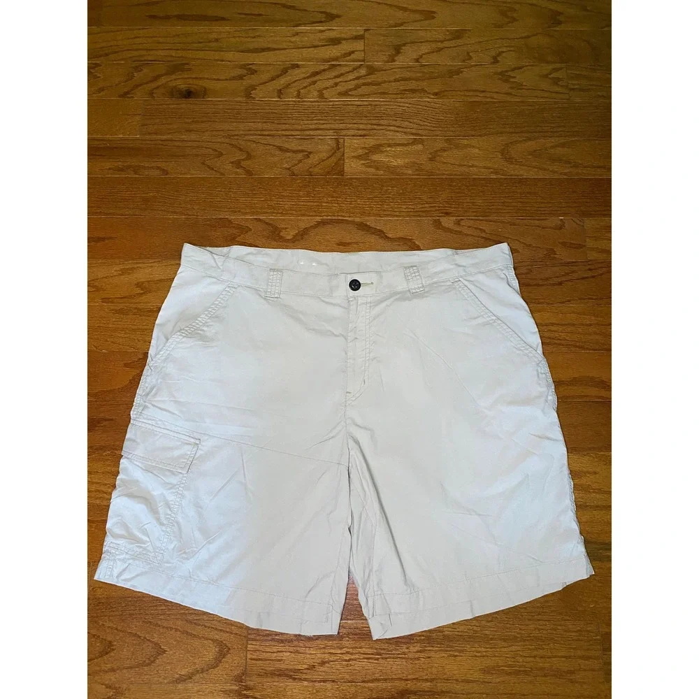 Columbia Omni-Shade Sun Protection Light Tan Cargo Shorts Size 42